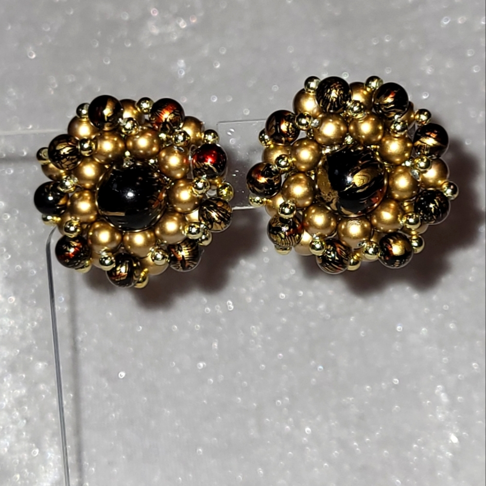 Vintage Gold Tone Gold / Brown Cluster Faux Pearl Clip On Earrings